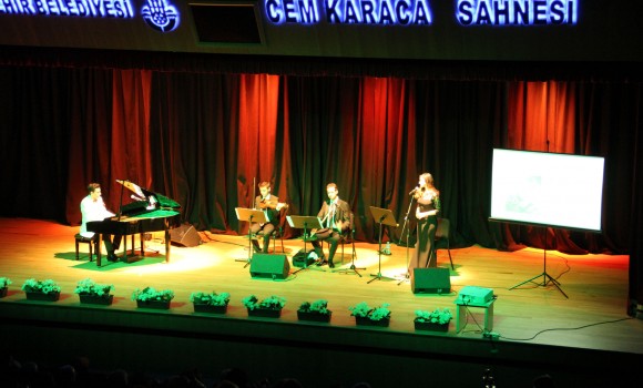 Güneş Yakartepe Piyano Türküler Türk Sanat Halk Musikisi Şarkılar Müzik Konseri İBB Cem Karaca Kültür Merkezi Konser Salonu 3