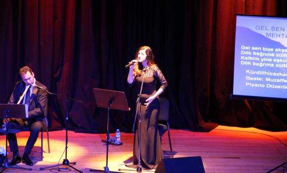 Güneş Yakartepe Piyano Türküler Türk Sanat Halk Musikisi Şarkılar Müzik Konseri İBB Cem Karaca Kültür Merkezi Konser Salonu 6