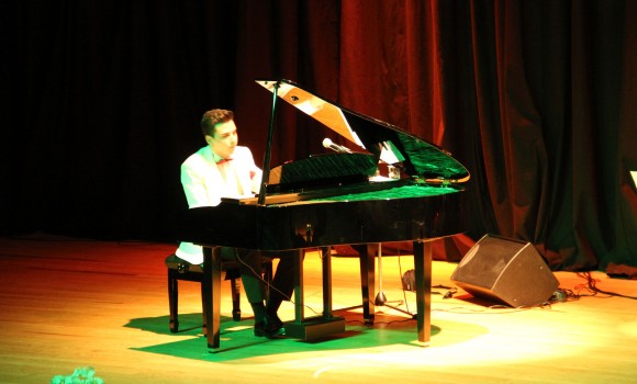 Piyanist Güneş Yakartepe Piyano Tuşlarından Farklı Ezgiler Şarkılar Ve Bestelerim Müzik Konseri İ.B.B. Kültür Merkezi Konser Salonu 9