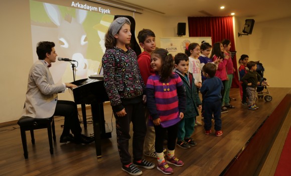 ARKADAŞIM EŞEK Çocuklara 23 NİSAN ÇOCUK BAYRAMI KUTLU OLSUN Barış Manço Piyano Konser Genç Piyanist Güneş Yakartepe Konser Küçük Mini Sahne
