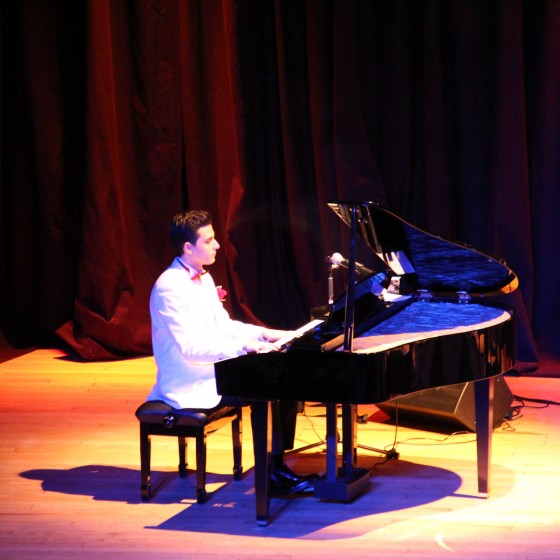 Güneş Yakartepe Piyano Türküler Türk Sanat Halk Musikisi Şarkılar Müzik Konseri İBB Cem Karaca Kültür Merkezi Konser Salonu 7